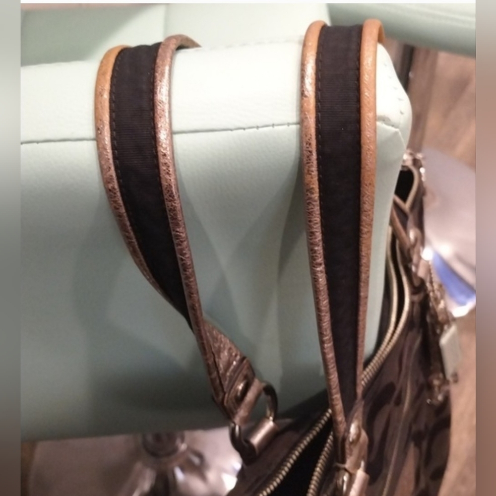 Coach Poppy Metallic Glam Signature Tote Bag & Poppy Key & Card Holder - Picture 12 of 16